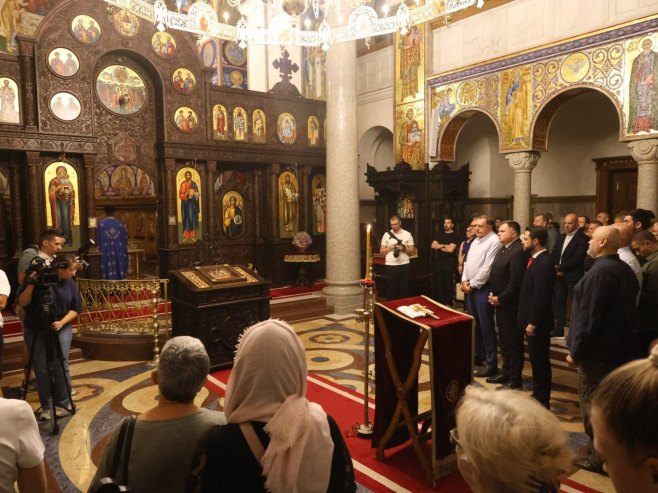 Помен генералу Младићу у Бањалуци Помен генералу Младићу у Бањалуци - Фото: ZIPAPHOTO/Borislav Zdrinja