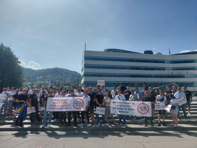 Протест превозника Протест превозника - Фото: РТРС