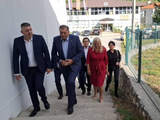 Цвијановић и Додик у Мркоњић Граду Цвијановић и Додик у Мркоњић Граду - Фото: РТРС