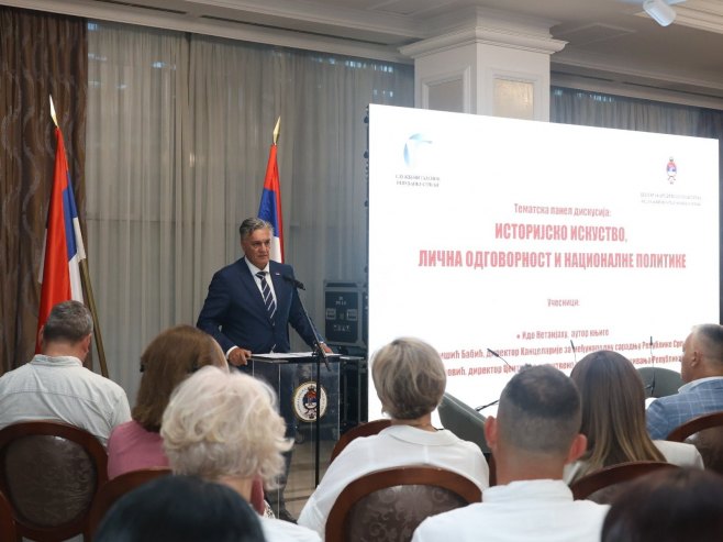 Представљена књига "Јонијева посљедња битка: Операција спасавања у Ентебеу, 1976" Представљена књига "Јонијева посљедња битка: Операција спасавања у Ентебеу, 1976" - Фото: ZIPAPHOTO/Borislav Zdrinja