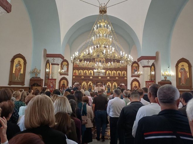 Литургија у Храму Покрова Пресвете Богородице у Градишци Литургија у Храму Покрова Пресвете Богородице у Градишци - Фото: РТРС