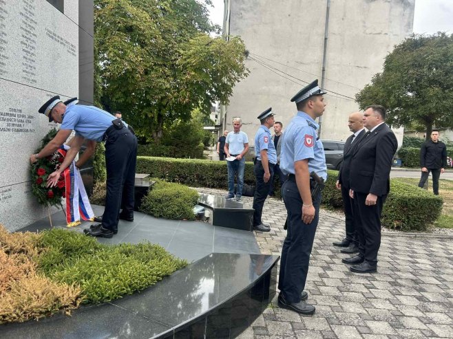 Парастос за погинуле борце јединице полиције Парастос за погинуле борце јединице полиције - Фото: РТРС