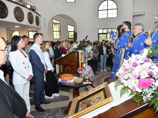 Слава Храма пресвете Богородице на Ребровцу - Кум славе Горан Маричић Слава Храма пресвете Богородице на Ребровцу - Кум славе Горан Маричић
