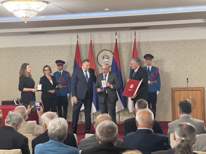 Додјела одликовања у Источном Сарајеву Додјела одликовања у Источном Сарајеву - Фото: РТРС