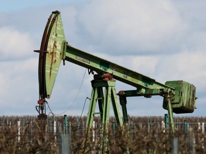 Нафтна бушотина (Фото: EPA/RONALD WITTEK, илустрација) Нафтна бушотина (Фото: EPA/RONALD WITTEK, илустрација) -