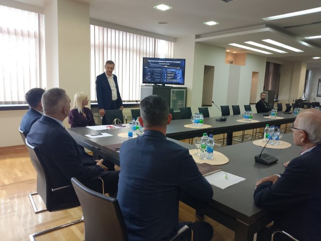 Електрокрајина: У плану капитални пројекат реконструкције средњонапонске и нисконапонске мреже (ВИДЕО) Електрокрајина: У плану капитални пројекат реконструкције средњонапонске и нисконапонске мреже (ВИДЕО)