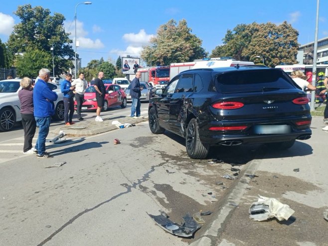 Саобраћајна незгода код Градског моста у Бањалуци Саобраћајна незгода код Градског моста у Бањалуци - Фото: РТРС