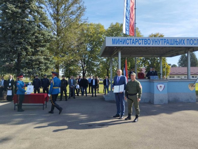 Захвалнице МУП-а Захвалнице МУП-а - Фото: РТРС