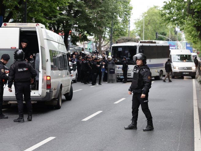 Полиција Турске (Фото: EPA/ERDEM SAHIN) Полиција Турске (Фото: EPA/ERDEM SAHIN) -