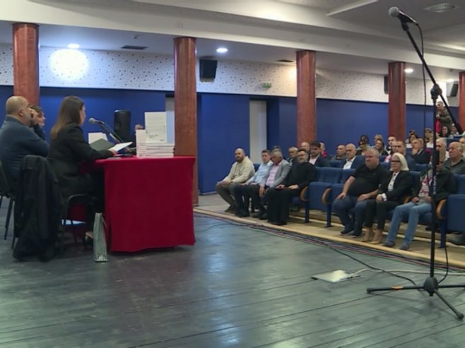 У Требињу одржана промоција књиге "Срећо моја" (ВИДЕО) У Требињу одржана промоција књиге "Срећо моја" (ВИДЕО)