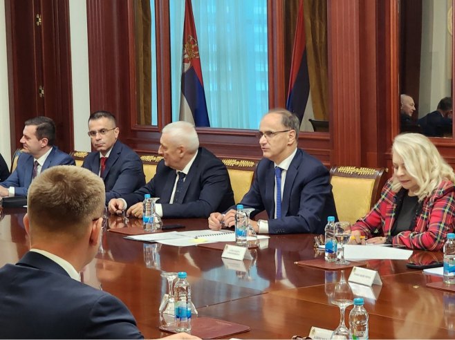 Представници Владе Србије Представници Владе Србије - Фото: РТРС