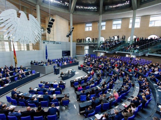 Парламент Њемачке (фото. EPA/CLEMENS BILAN) Парламент Њемачке (фото. EPA/CLEMENS BILAN) -