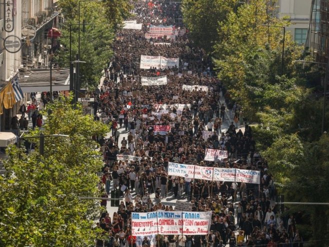 Протести у Атини (Фото: EPA/GEORGE VITSARAS, илустрација) Протести у Атини (Фото: EPA/GEORGE VITSARAS, илустрација) -