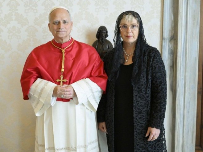 Наташа Пирц Мусар са папом у Ватикану (Фото: EPA/VATICAN MEDIA) Наташа Пирц Мусар са папом у Ватикану (Фото: EPA/VATICAN MEDIA) -