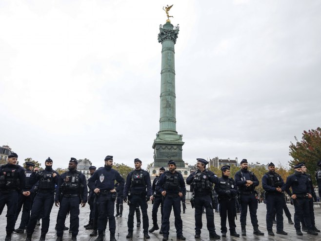 Протести у Француској (Фото: EPA/MOHAMMED BADRA) Протести у Француској (Фото: EPA/MOHAMMED BADRA) -