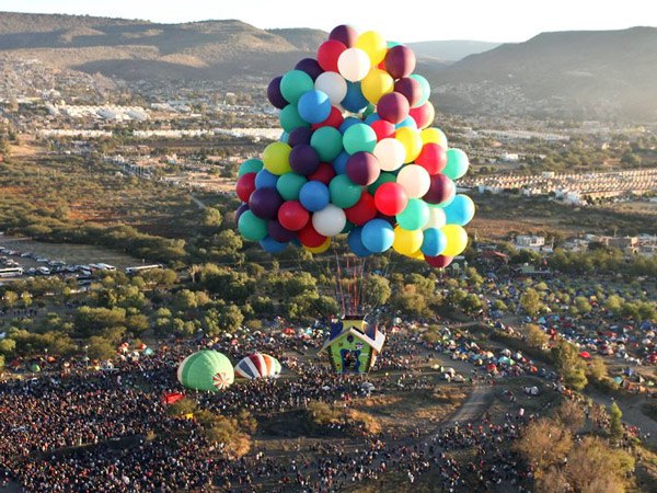 Кућица која лети, фестивал хелијумских балона у Мексику