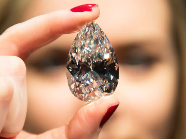 Највећи дијамант понуђен на некој од аукција. Његова вриједност је 13,5 милиона фунти и има 101,73 карата