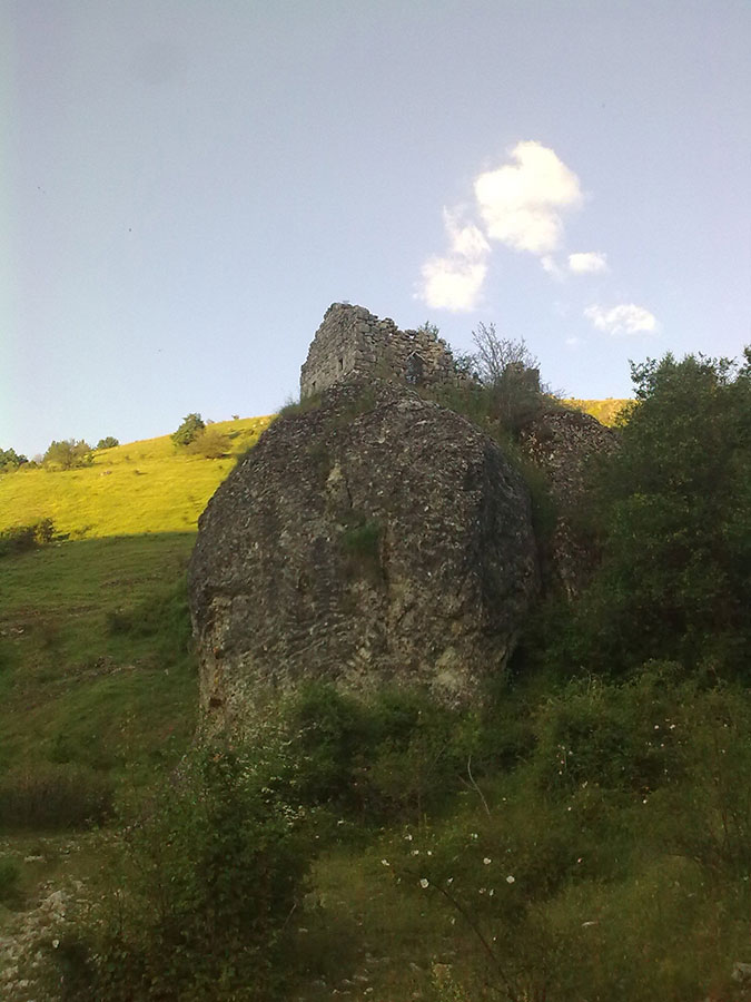 Четвртак, 19. јун 2014 / Радмило Шојић, Крушчица, "Кућа на стијени"