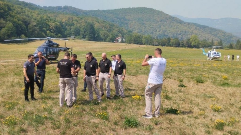 Stigli helikopteri iz Srbije (Foto: RTRS)