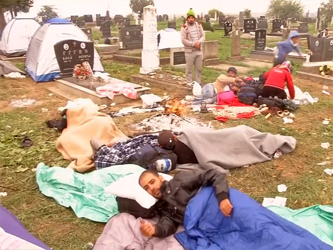 Sirijske izbjeglice smještene na pravosalvno groblje (FOTO:Kanal 4) 