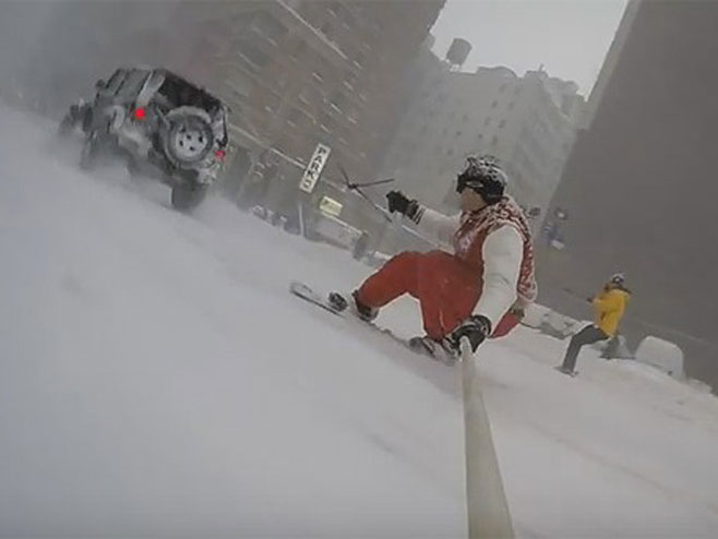 Скијање на Менхетну... - Фото: Screenshot/YouTube