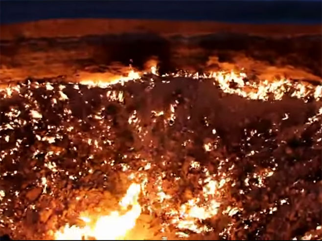 Џиновска ватрена рупа у срцу пустиње - Фото: Screenshot/YouTube