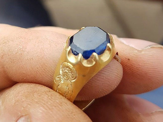 У шуми "Робина Худа" нашао прстен из средњег вијека (Фото:nezavisne.com) - 
