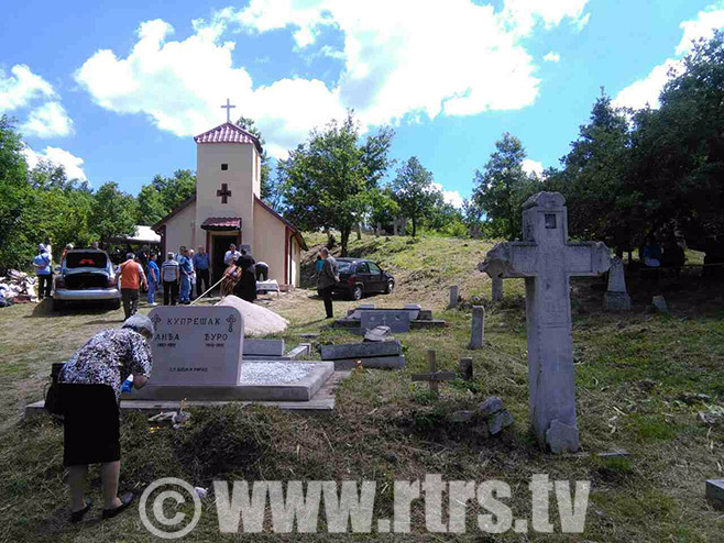 Pravoslavno groblje u selu Mošćanica