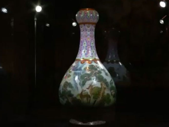 Кинеска ваза из 18. вијека - Фото: TANJUG, REUTERS, AFP, BETA