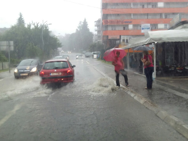 Јака киша у Бањалуци - Фото: РТРС