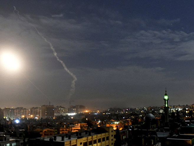 Ваздушна битка на небу изнад Сирије (фото: AP Photo / САНА) - 