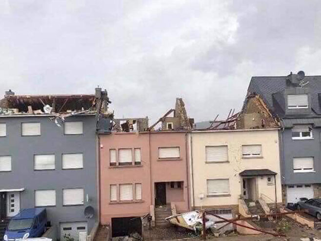 Луксембург - торнадо  оштетио бројне објекте (Фото:twitter.com) - 