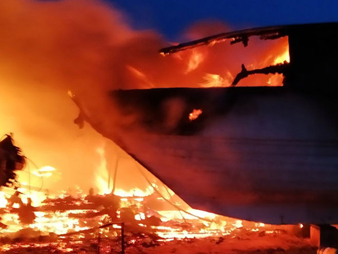 Пожар у марини Бар (фото:Jadro.me) - 