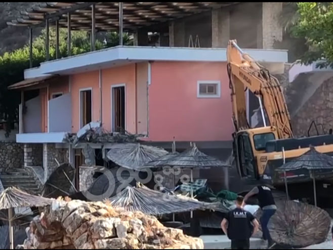 Инцидент у Албанији (Фото:RTV Ora) - 