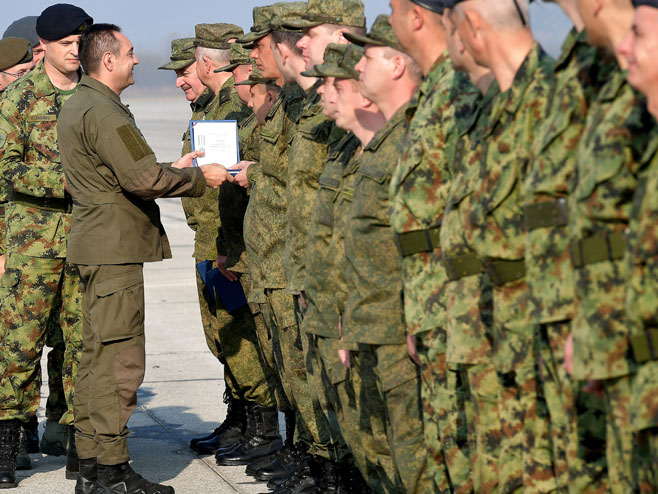 Za izuzetne rezultate uručena i odlikovanja i zahvalnice (foto: Ministarstvo odbrane Srbije)