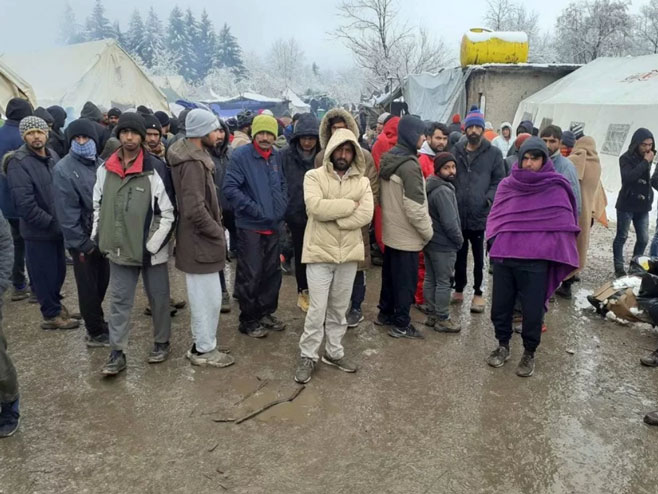 Мигранти на Вучјаку - Фото: klix.ba