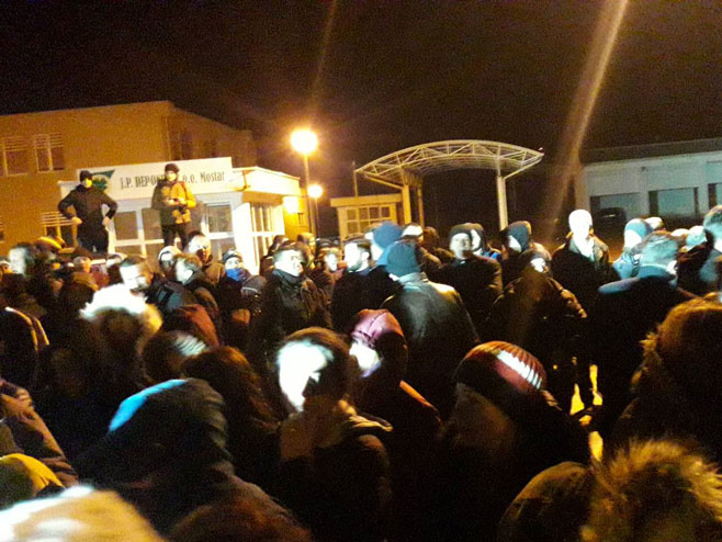 Протест код депоније "Уборак", Мостар - Фото: СРНА