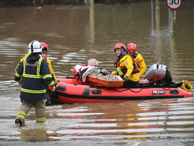 Поплаве у Великој Британији (фото: Tanjug / AP) - 