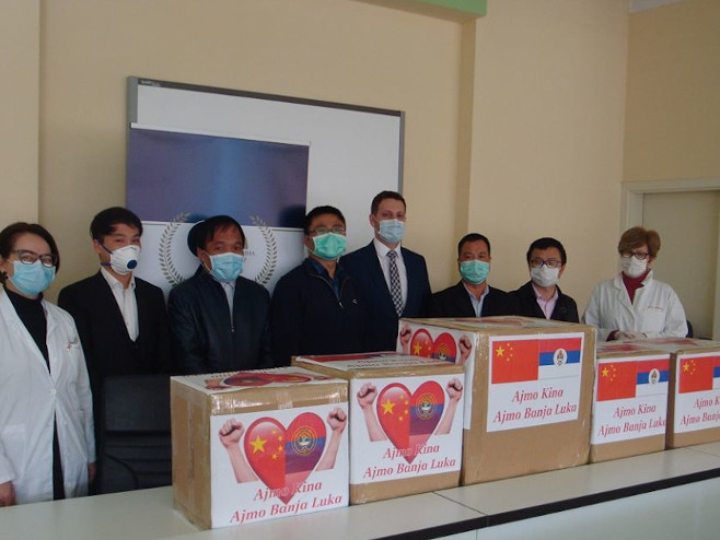 Донација Кинеза који живе у БиХ (Фото: ФБ) - 