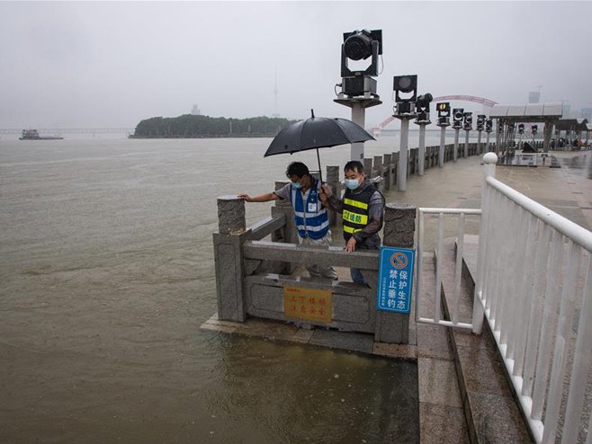 Поплаве у Вухану (фото:xinhuanet.com) - 