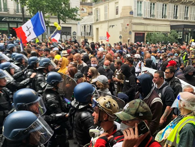 Протести у Паризу (фото:Sputnik ) - 
