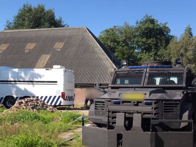 У мјесту Нијевен ухапшено 17 особа због проуводње кокаина (Фото: Politie Landelijke Eenheid) - 