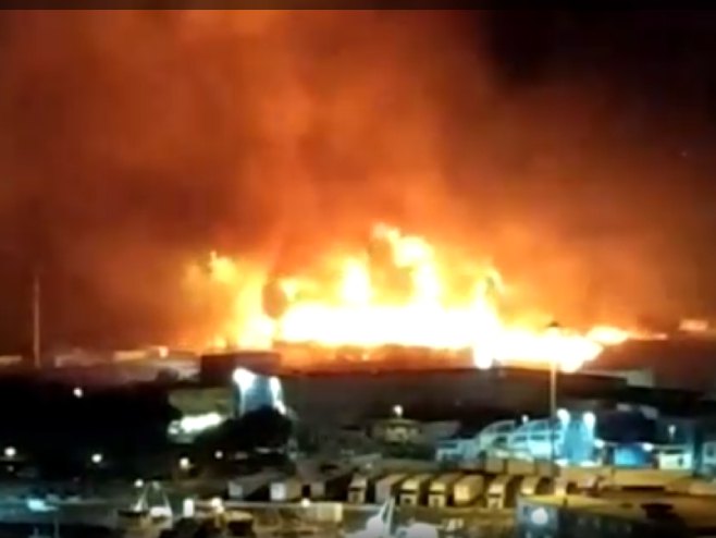 Пожар у луци у Анкони (фото:Stv/screenschot) - 