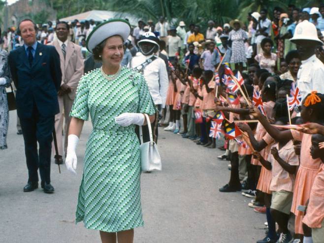 Посјета краљице Елизабете Барбадосу 1977. године (Фото: news.sky.com) - 