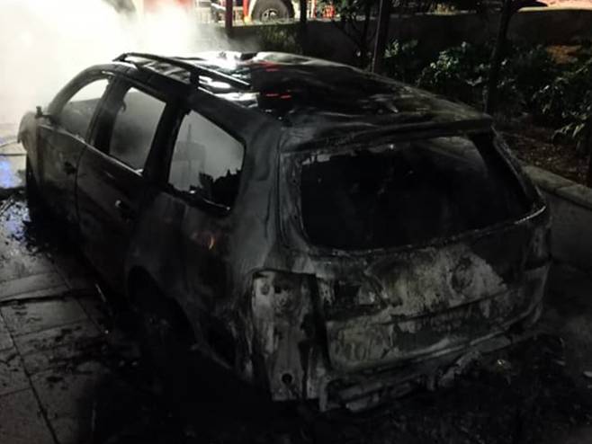 У Требињу избио пожар на аутомобилу "пасат" - Фото: СРНА