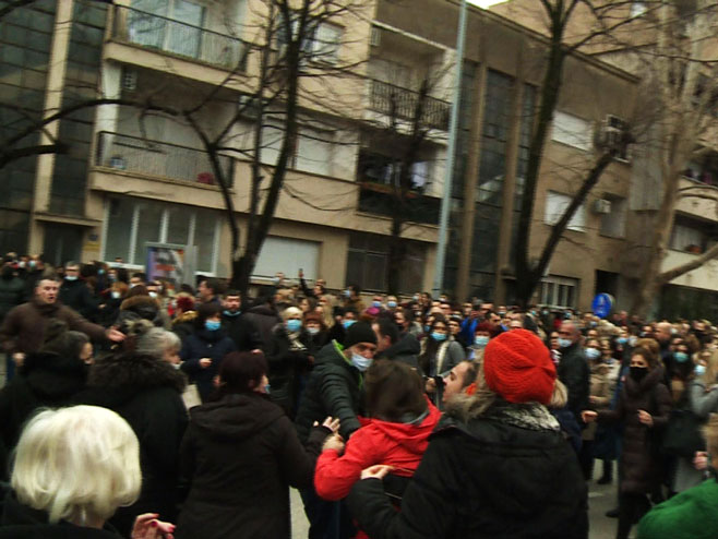 Протест у Мостару (фото: M. SMAJKIĆ) - 