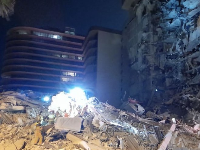 Срушена зграда (Фото: Twitter) - 