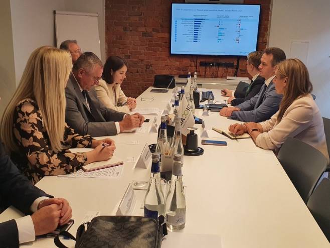 Радован Вишковић са представницима компаније "Биокад" Радован Вишковић са представницима компаније "Биокад" - Фото: Тwitter