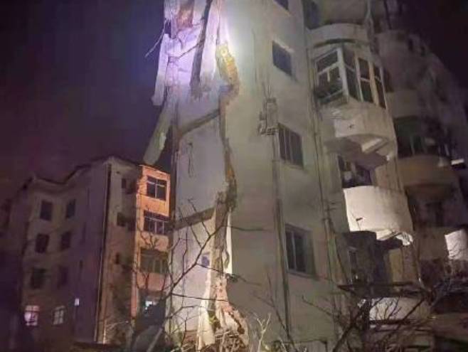 Urušila se zgrada u Kini (Foto: Sina Weibo account of CCTV News) 