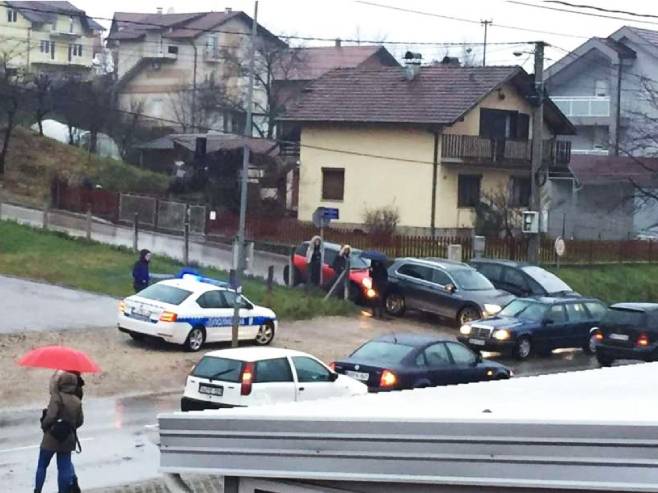 Бањалука: У саобраћајној незгоди учествовала четири возила (Фото: Srpskainfo/Уступљена фотографија) - 